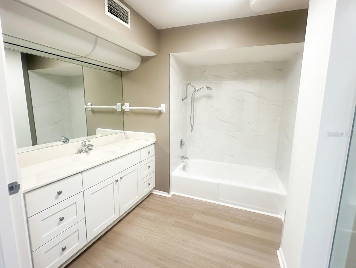 SOUTH GATE VILLAGE GREEN 08 - Residential