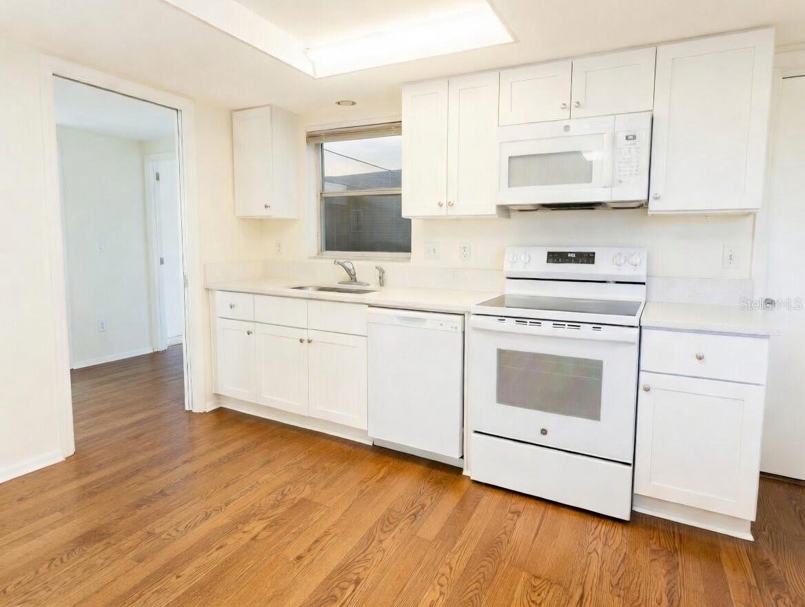 SOUTH GATE VILLAGE GREEN 08 - Residential