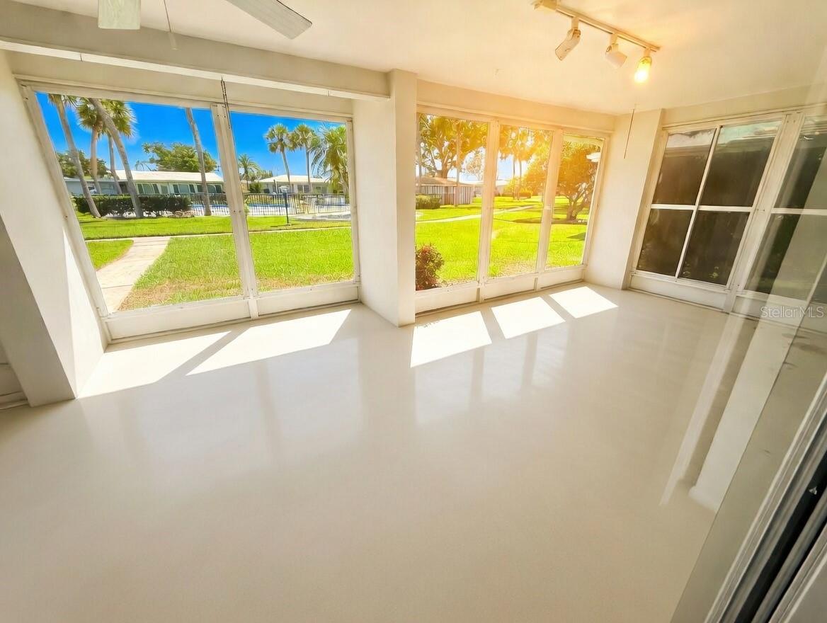 SOUTH GATE VILLAGE GREEN 08 - Residential