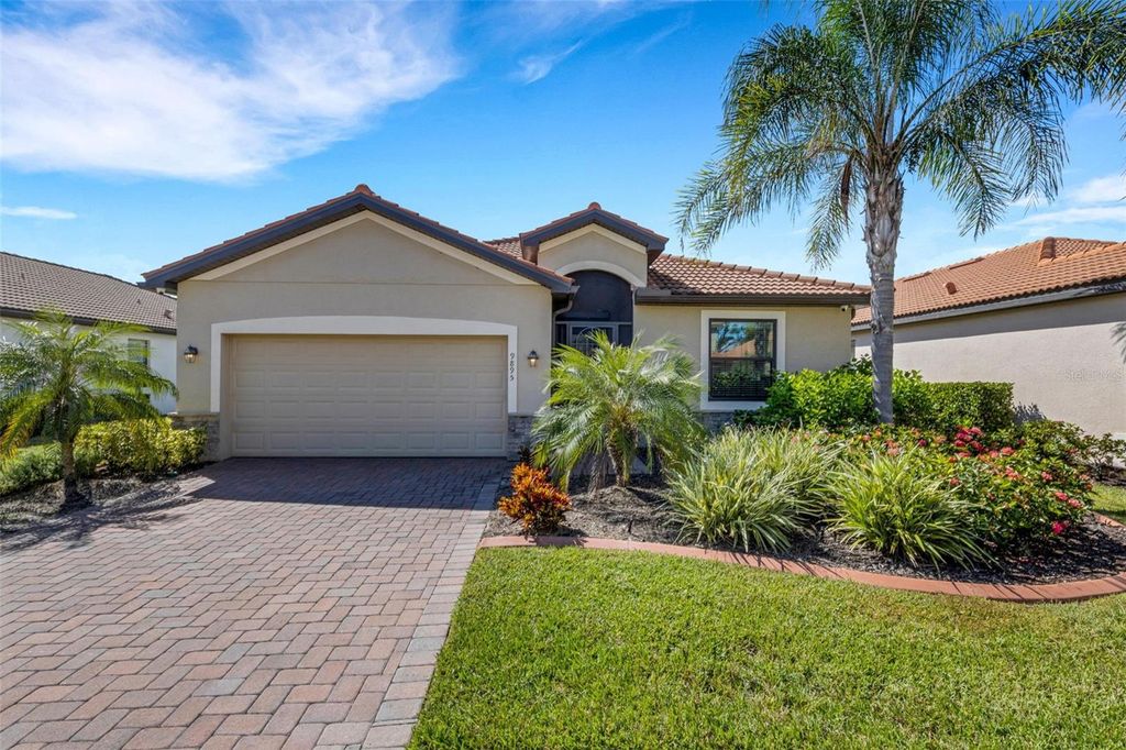 Photo of 9895 Wingood Drive, Venice, FL 34292 (MLS # N6140744)