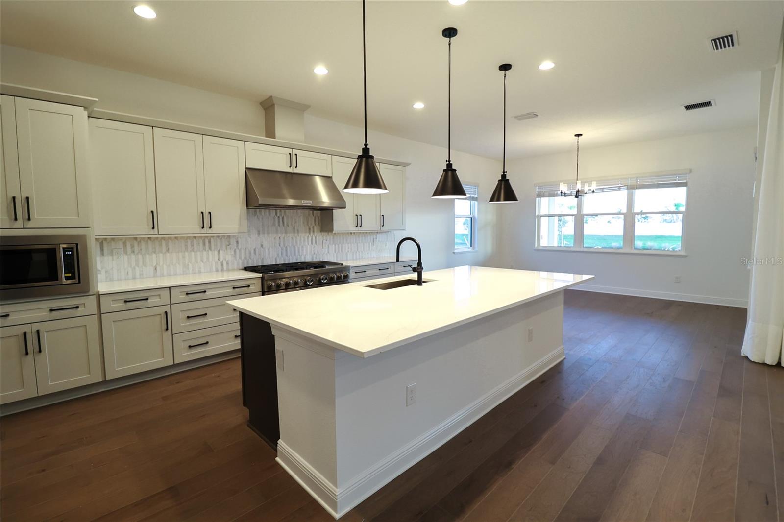 LAUREL POINTE PH 1 - Residential