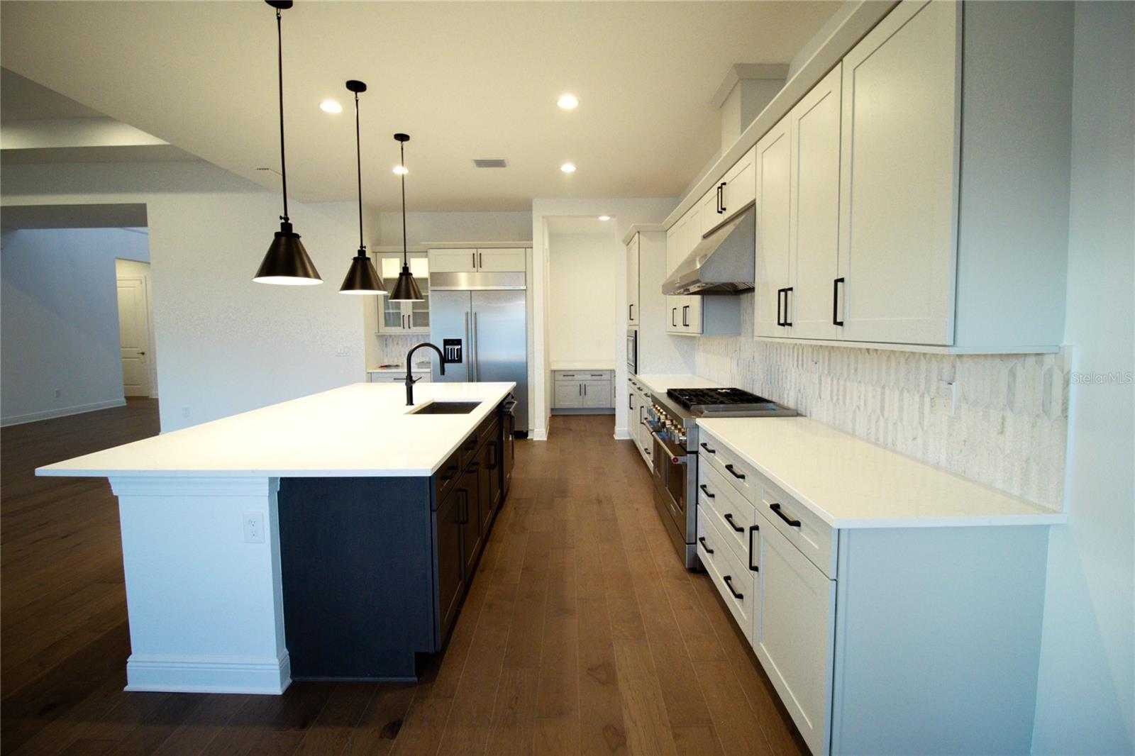 LAUREL POINTE PH 1 - Residential