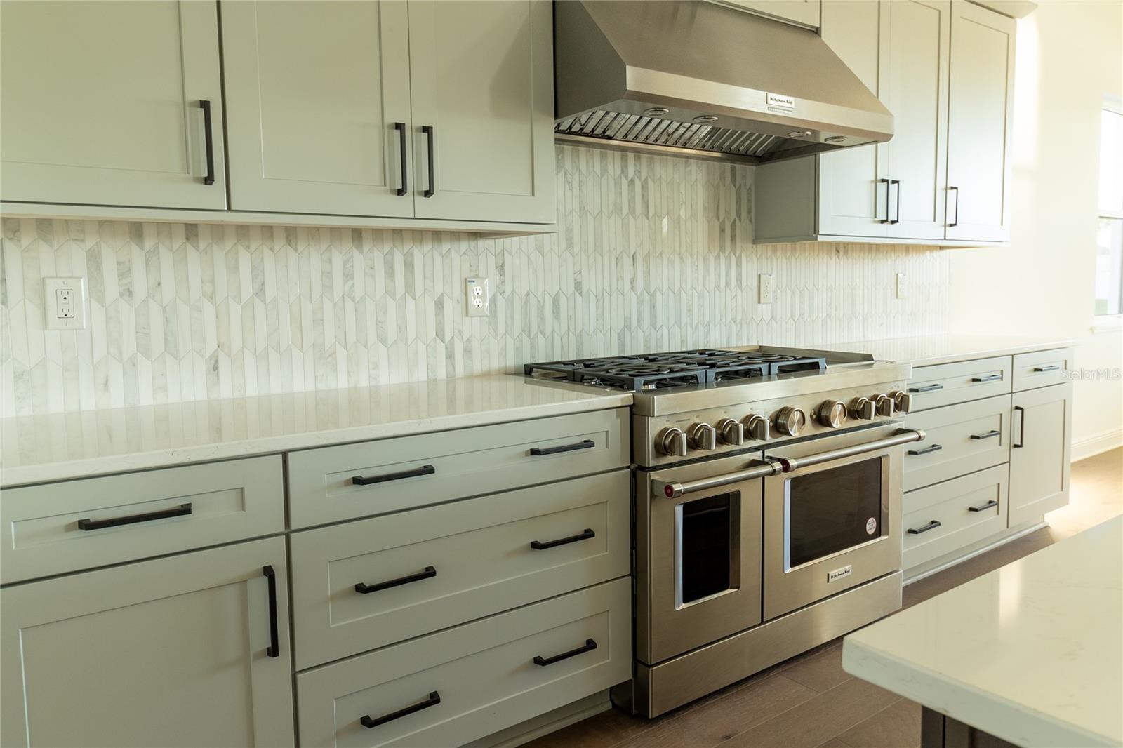 LAUREL POINTE PH 1 - Residential