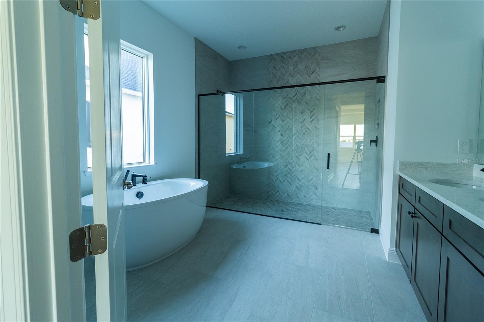 LAUREL POINTE PH 1 - Residential
