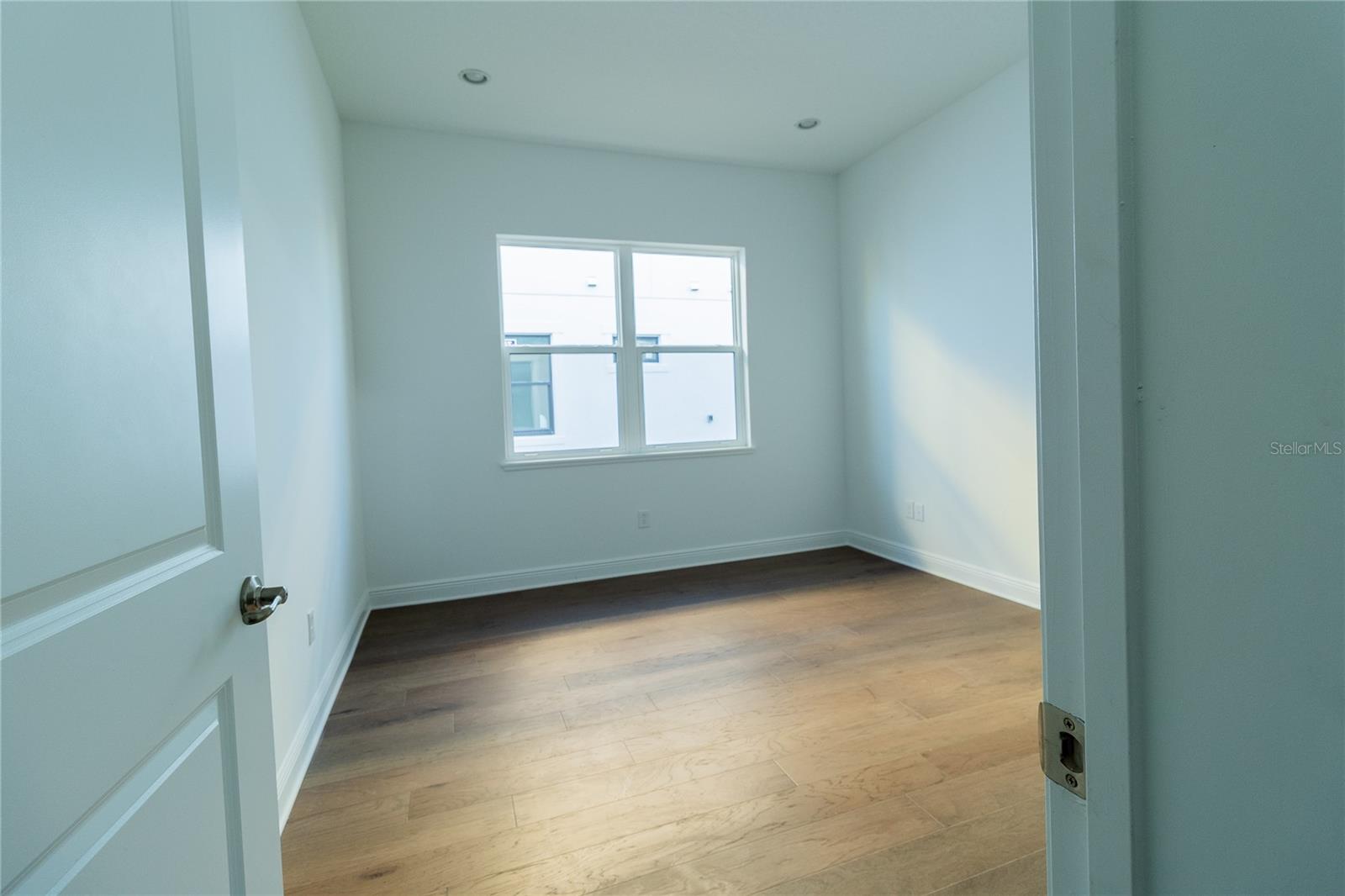 LAUREL POINTE PH 1 - Residential