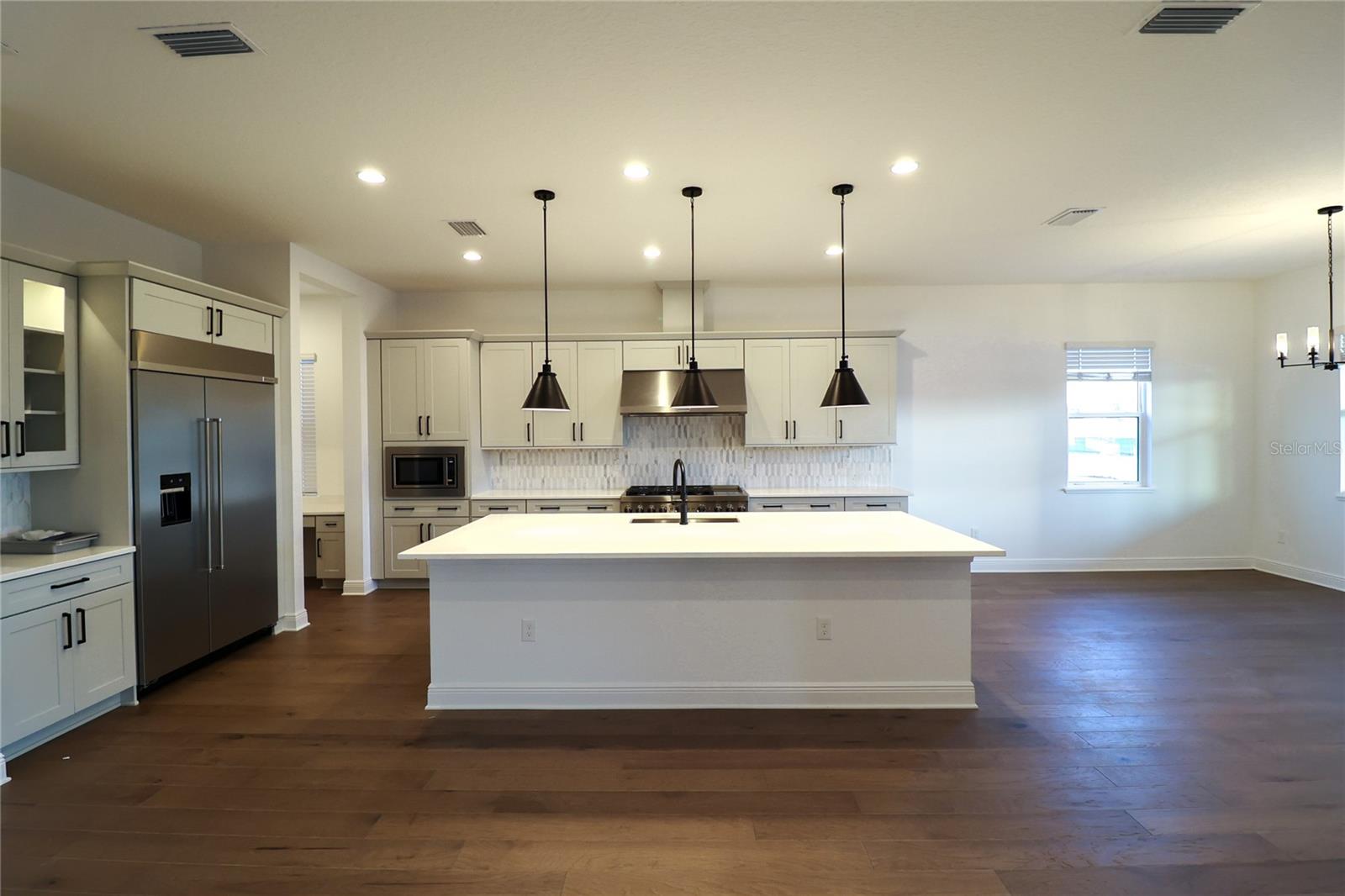 LAUREL POINTE PH 1 - Residential