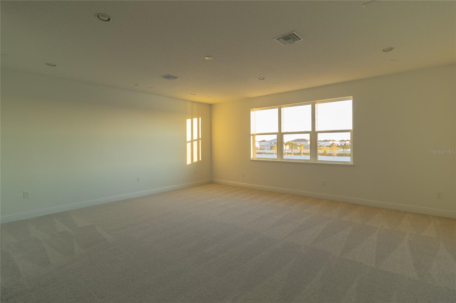 LAUREL POINTE PH 1 - Residential