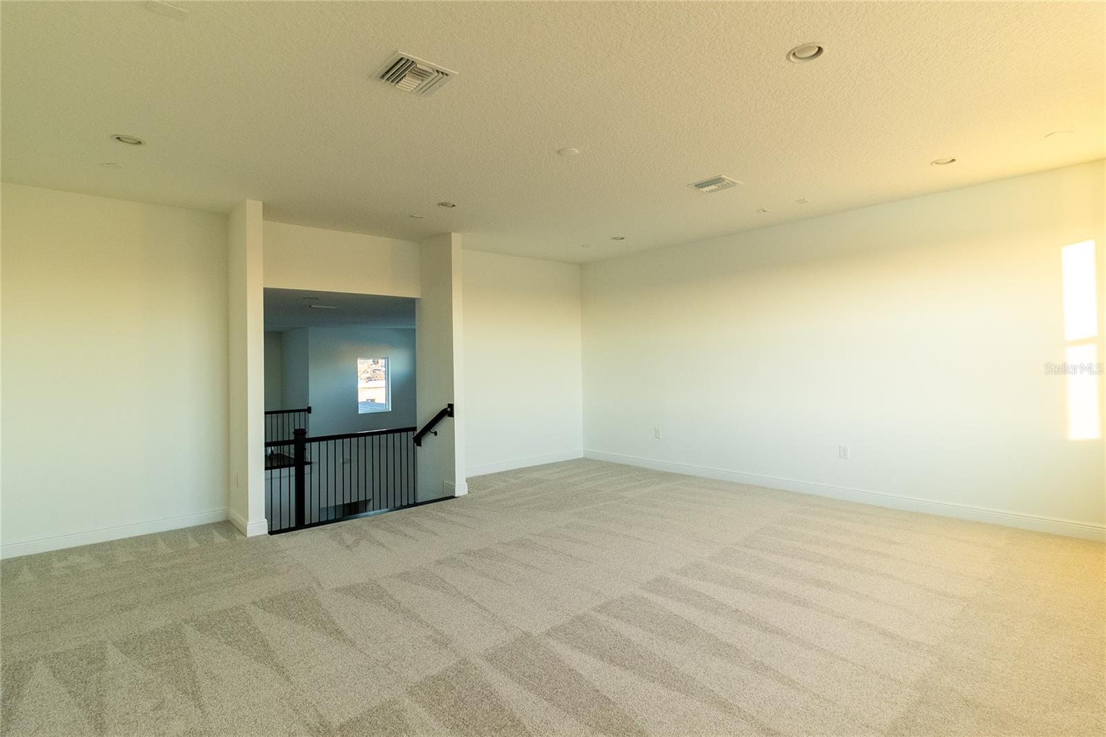 LAUREL POINTE PH 1 - Residential