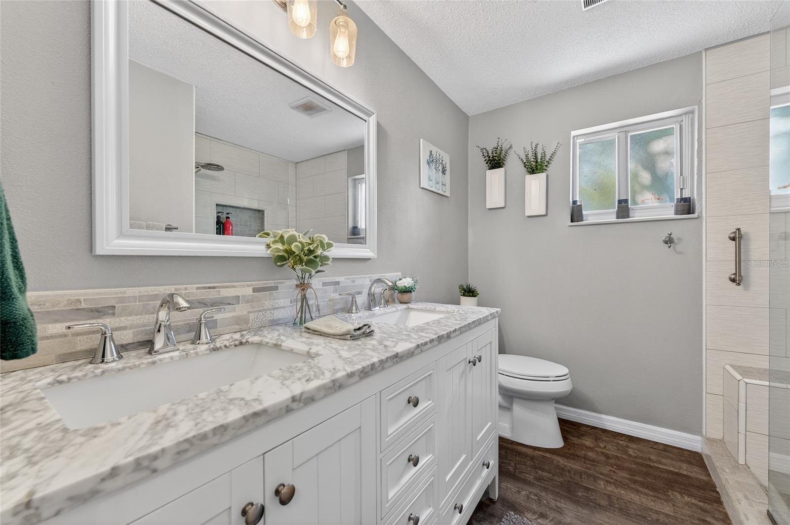 MENDALL HOMESTEAD - Residential