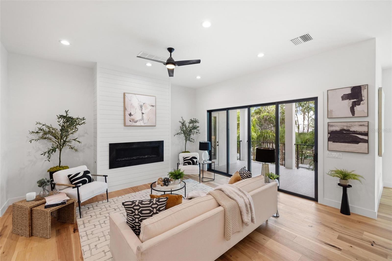 SIESTA REV OF - Residential