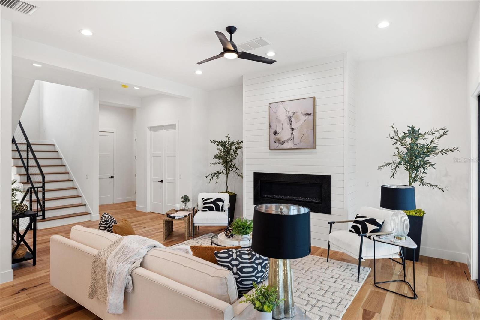 SIESTA REV OF - Residential