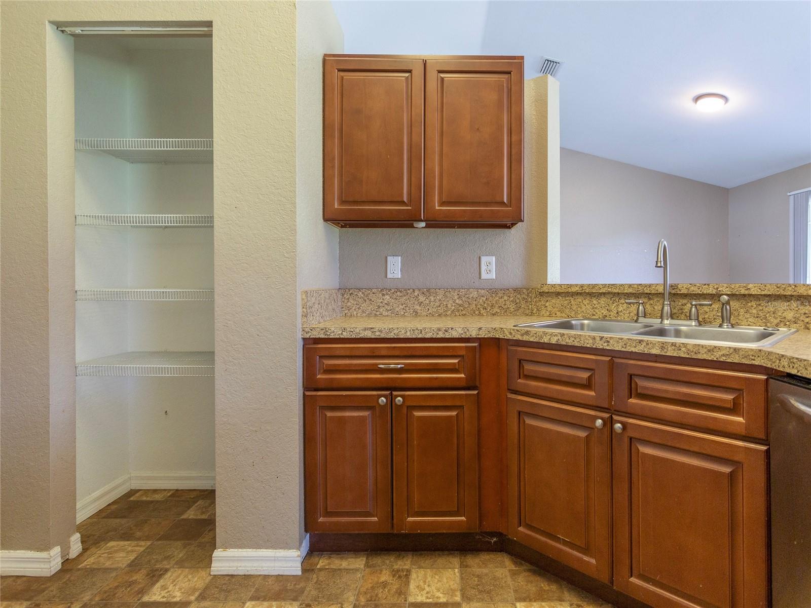 SILVER SPGS SHORES UN 25 - Residential