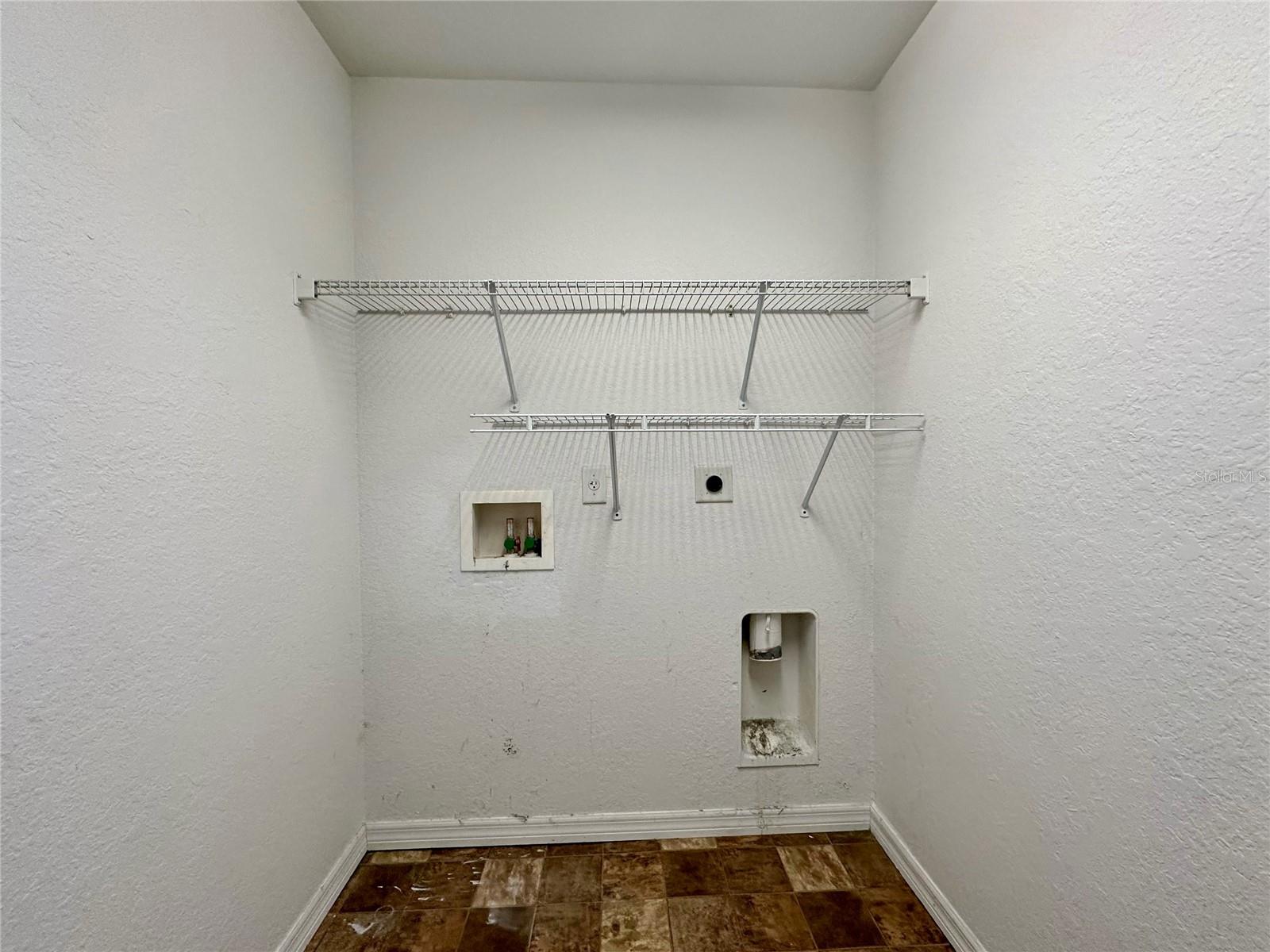 SILVER SPGS SHORES UN 25 - Residential