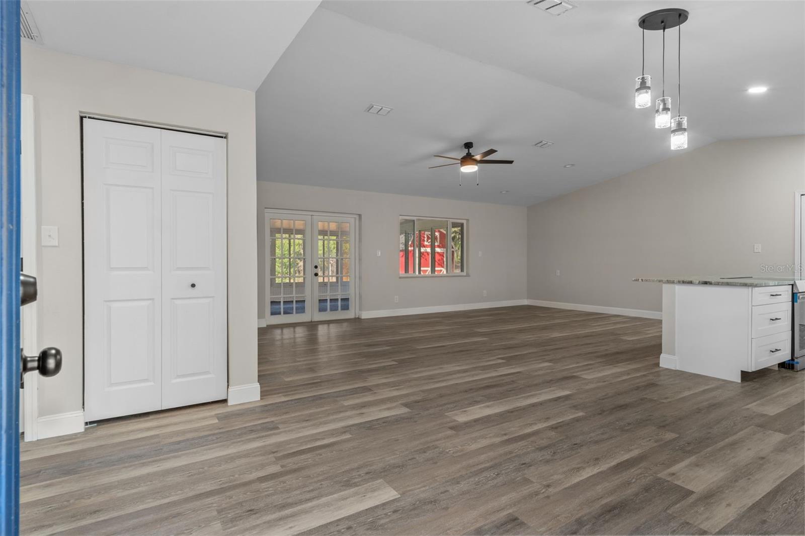 LAKEWOOD - Residential