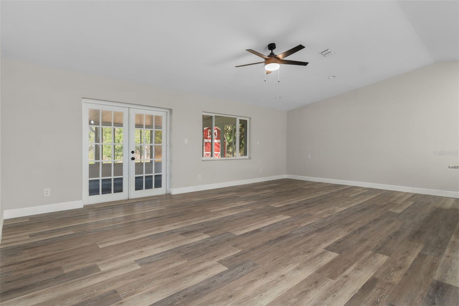LAKEWOOD - Residential