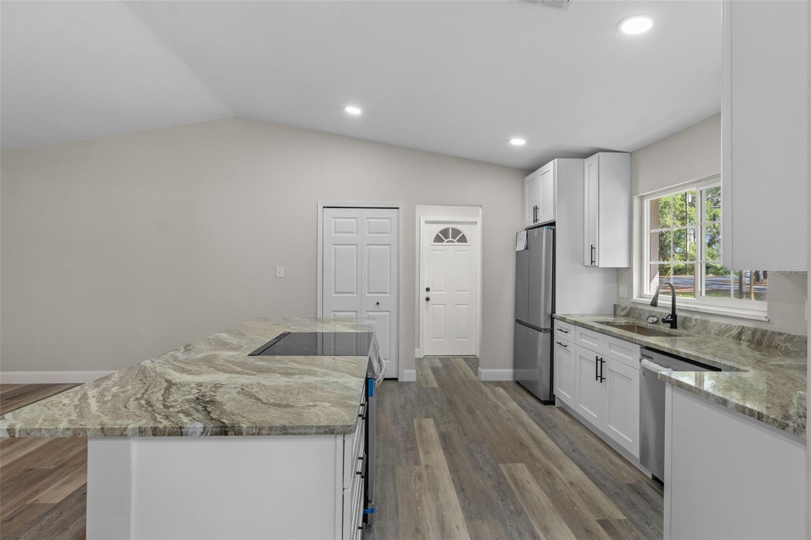 LAKEWOOD - Residential