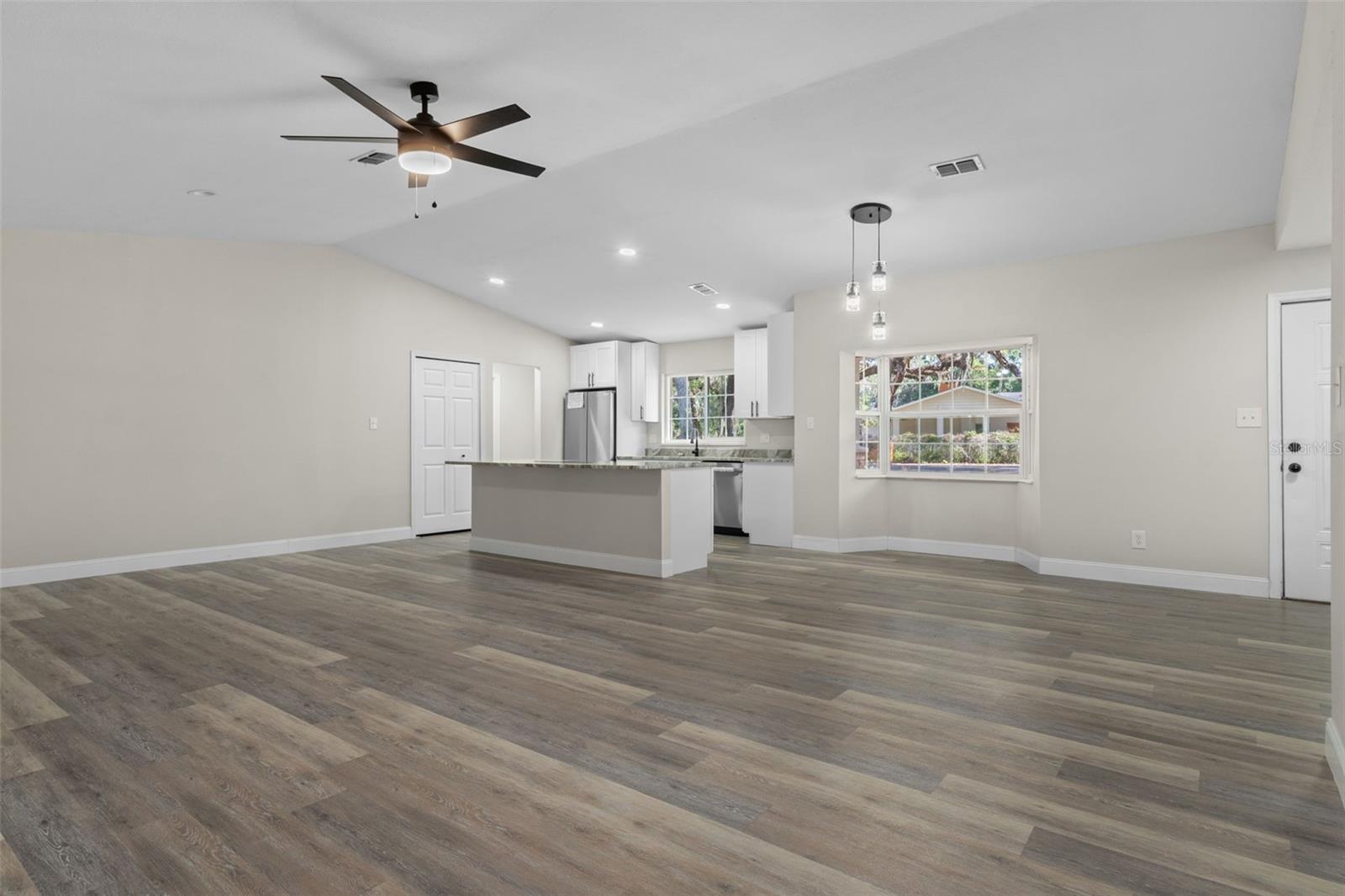 LAKEWOOD - Residential
