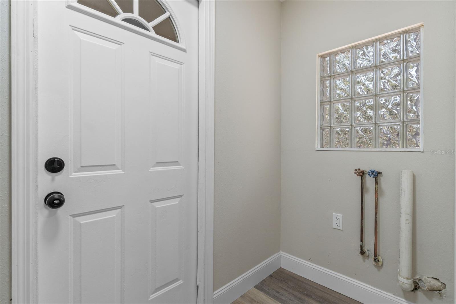 LAKEWOOD - Residential