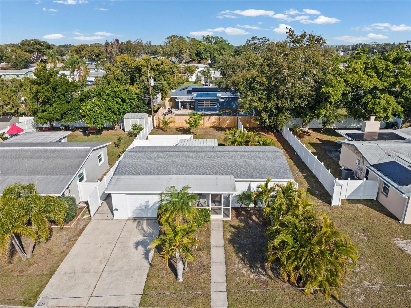 COUNTRY ESTATES - Residential