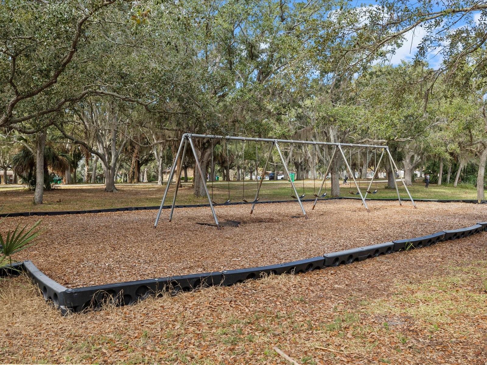 COUNTRY ESTATES - Residential