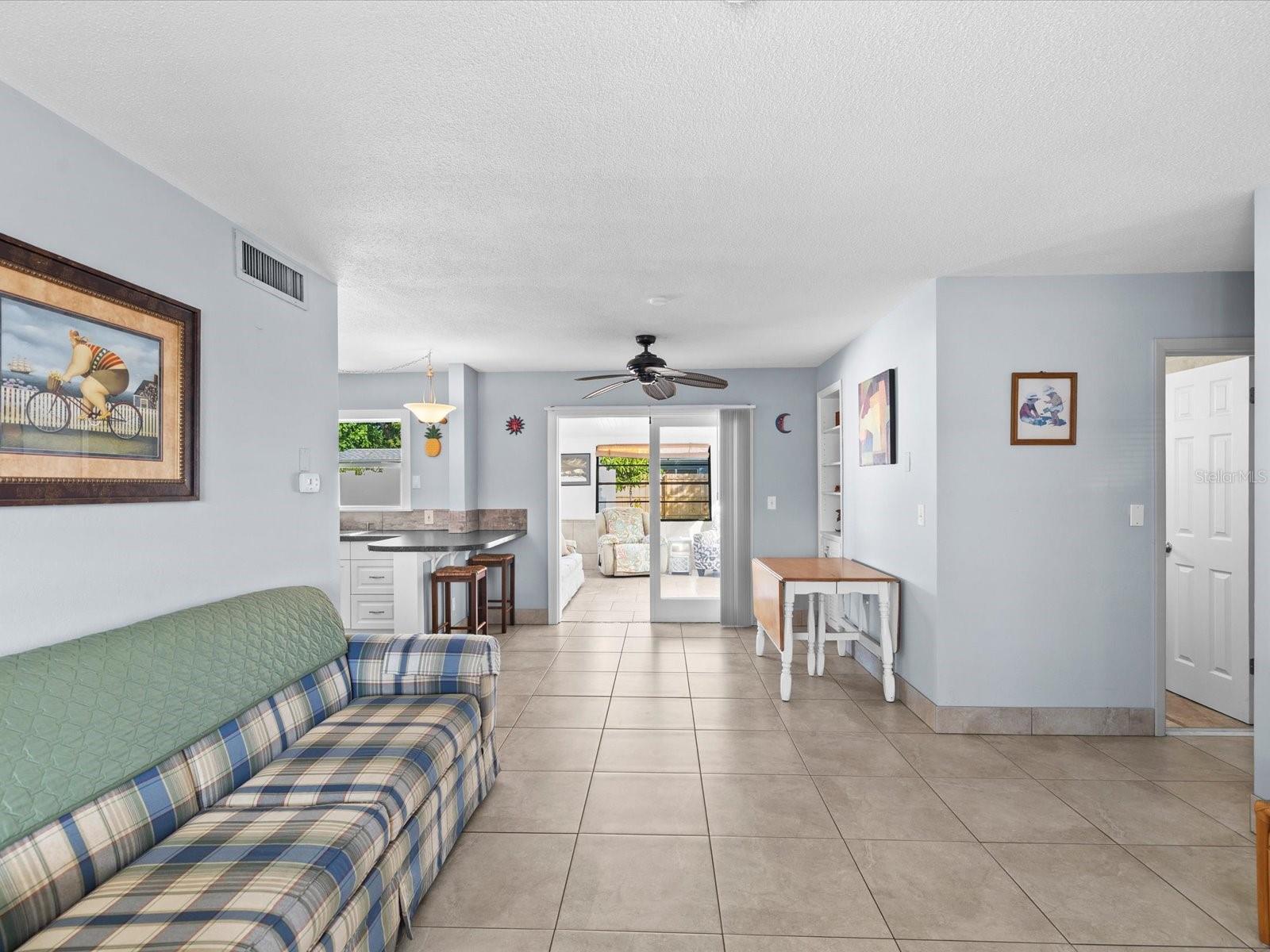 COUNTRY ESTATES - Residential