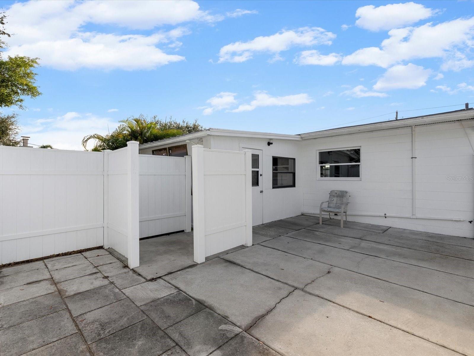 COUNTRY ESTATES - Residential