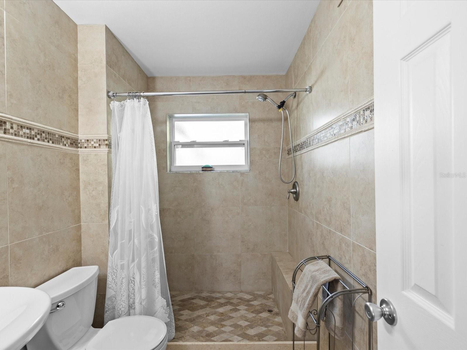 COUNTRY ESTATES - Residential