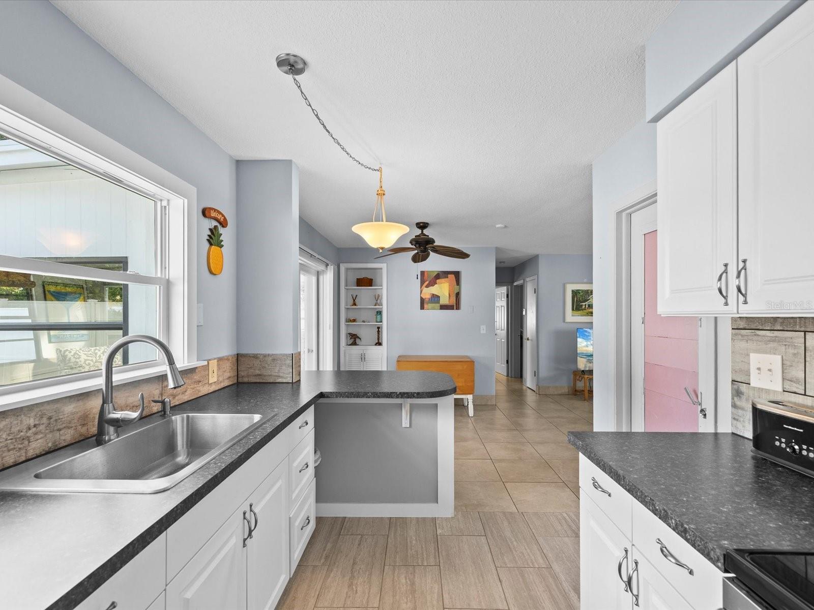 COUNTRY ESTATES - Residential