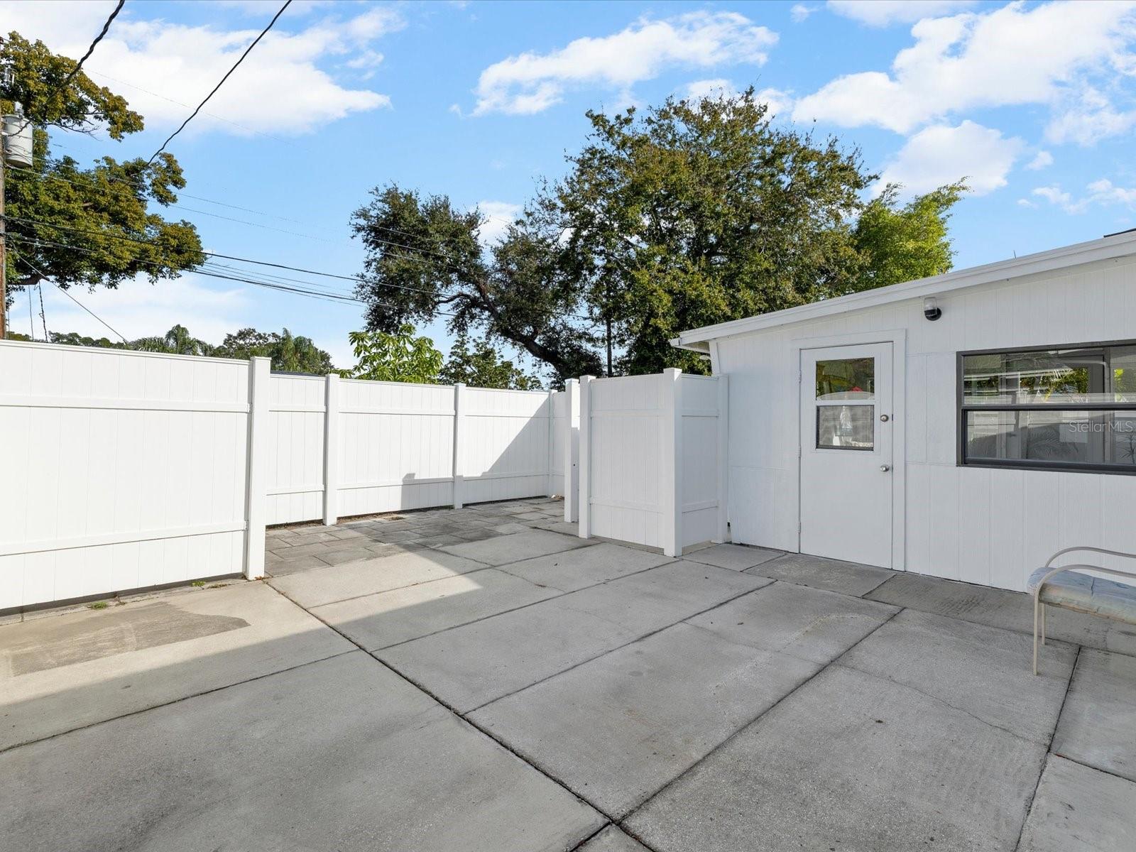 COUNTRY ESTATES - Residential