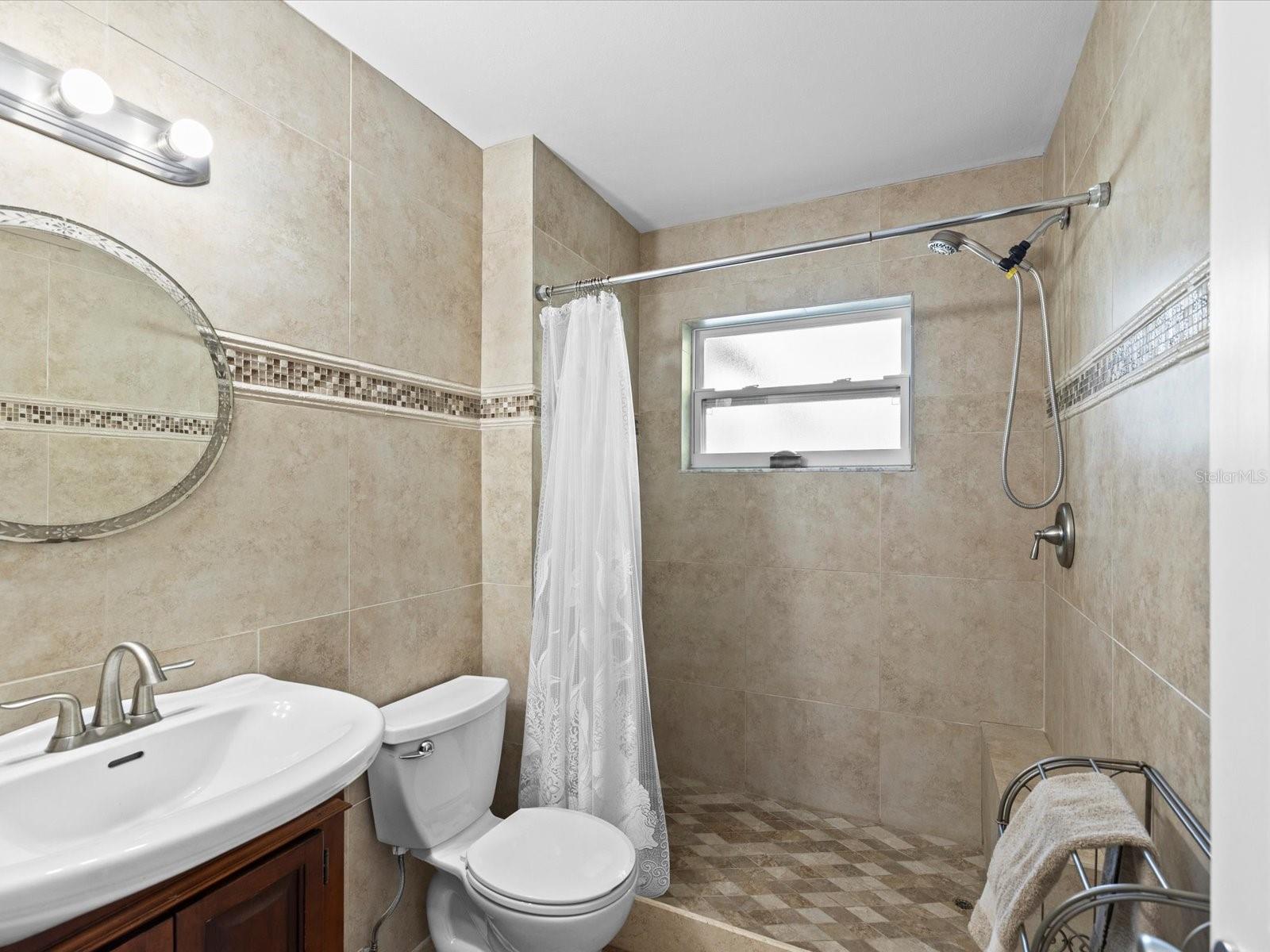 COUNTRY ESTATES - Residential