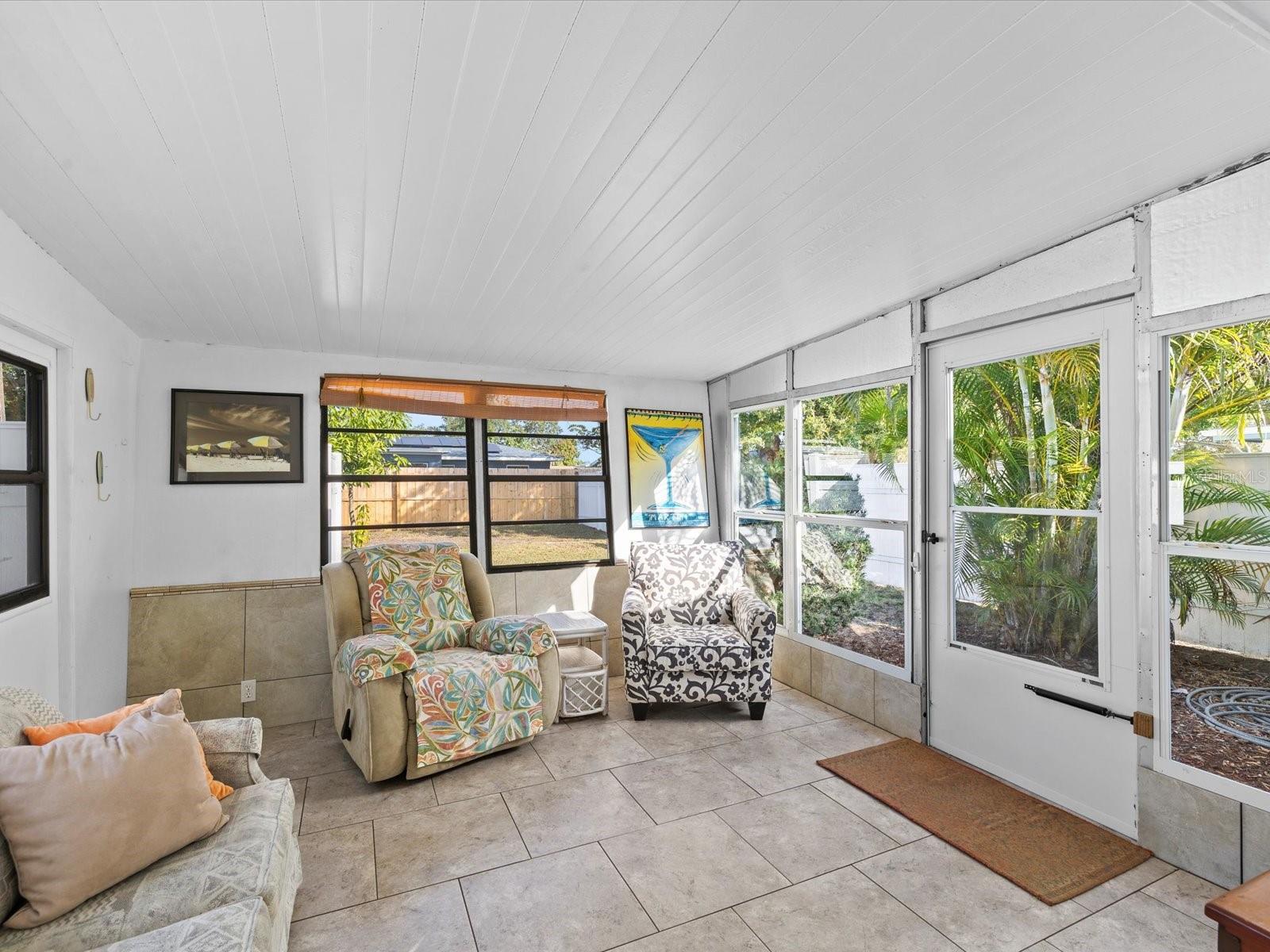 COUNTRY ESTATES - Residential