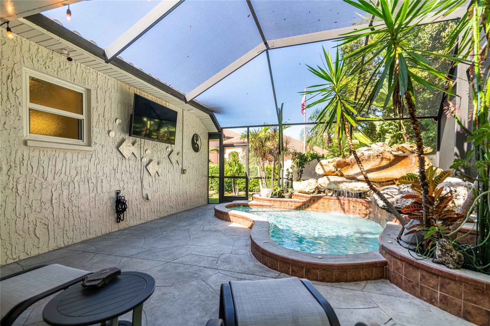 CALIENTE - Residential
