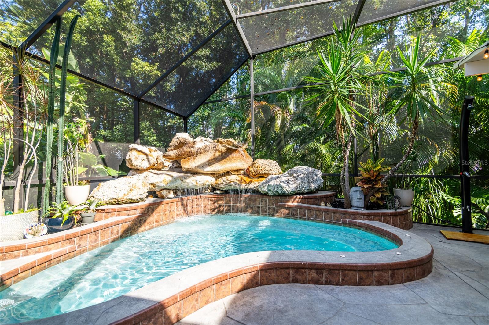 CALIENTE - Residential