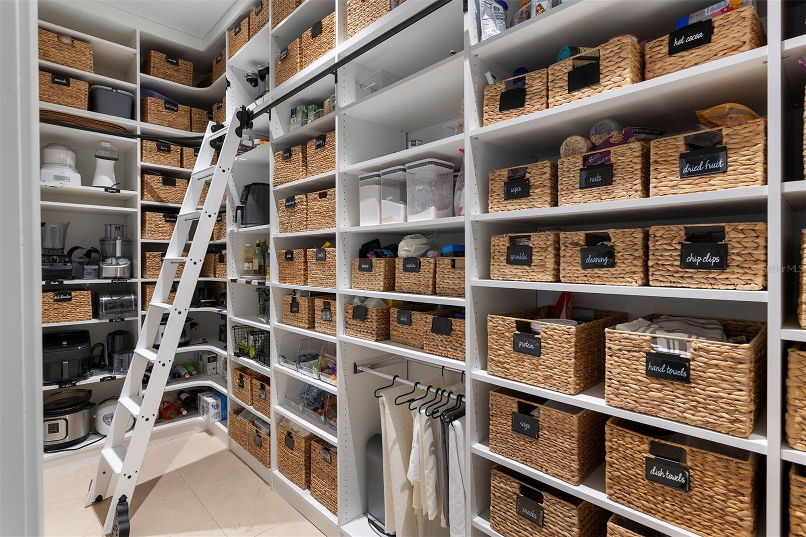 MERRITT PARK - Residential