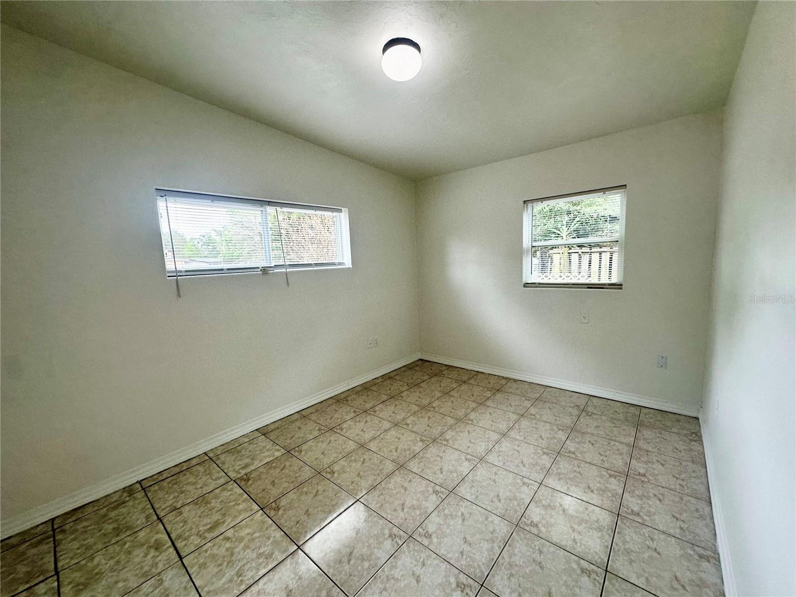 PARKWAY ESTATES - Residential Lease