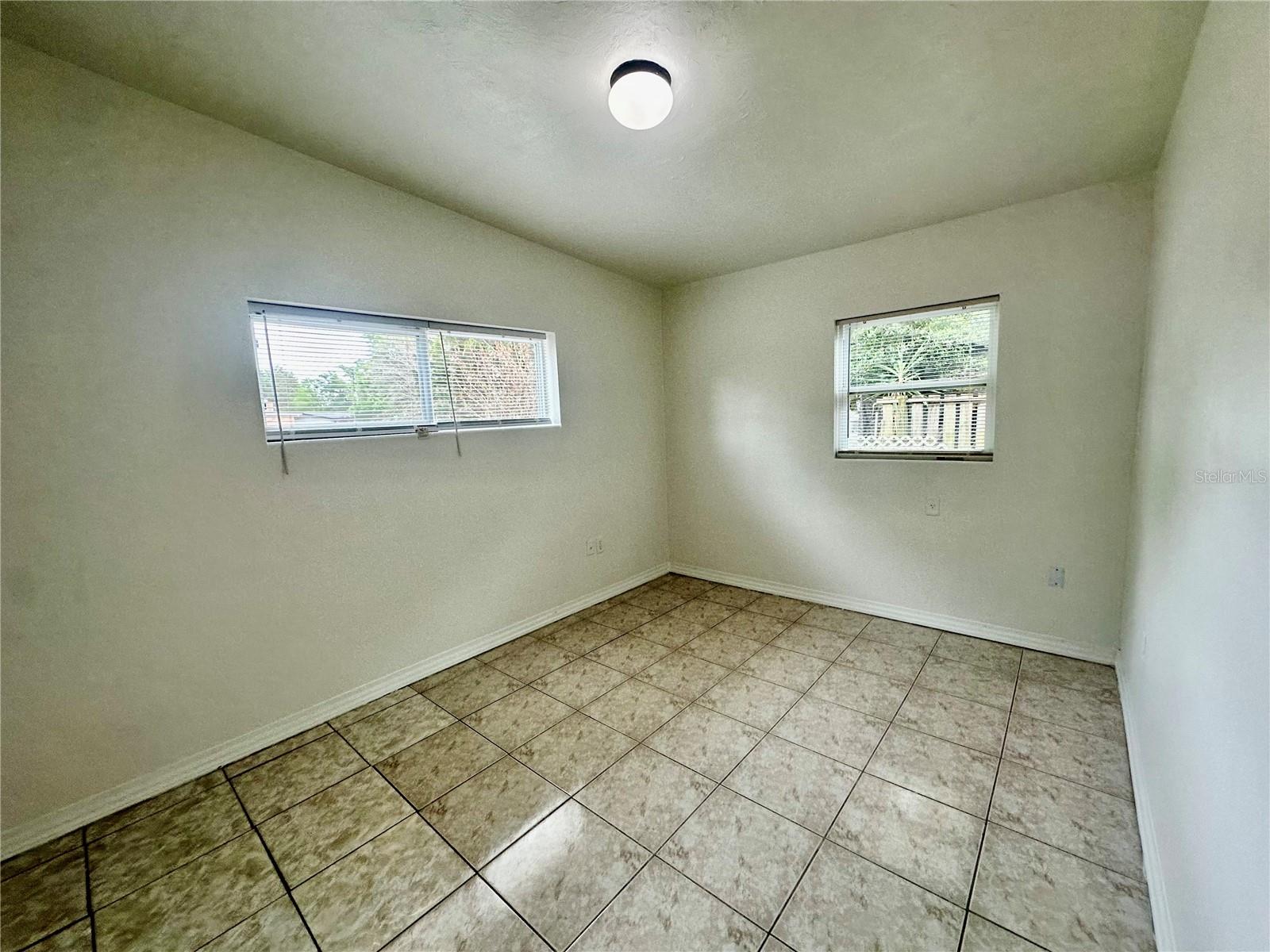 PARKWAY ESTATES - Residential Lease