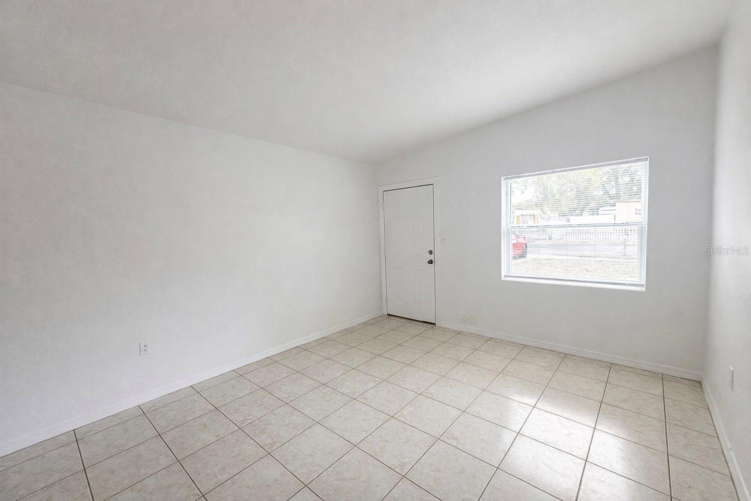 PARKWAY ESTATES - Residential Lease