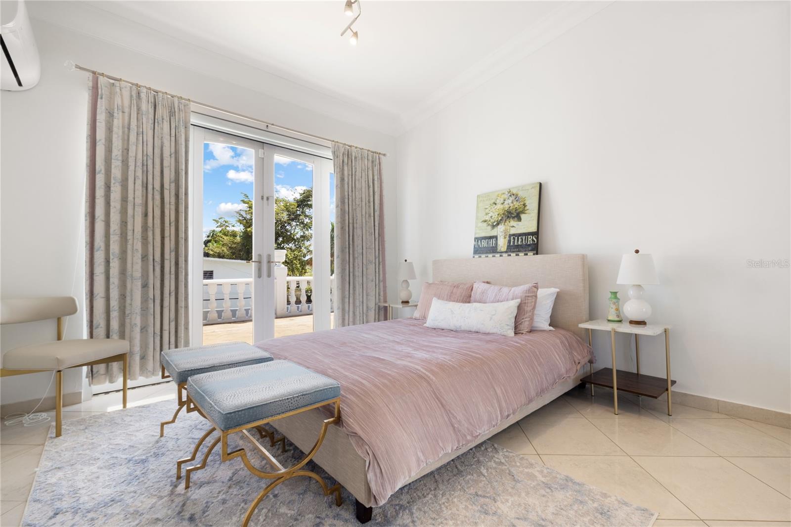 GARDEN HILLS NORTE - Residential