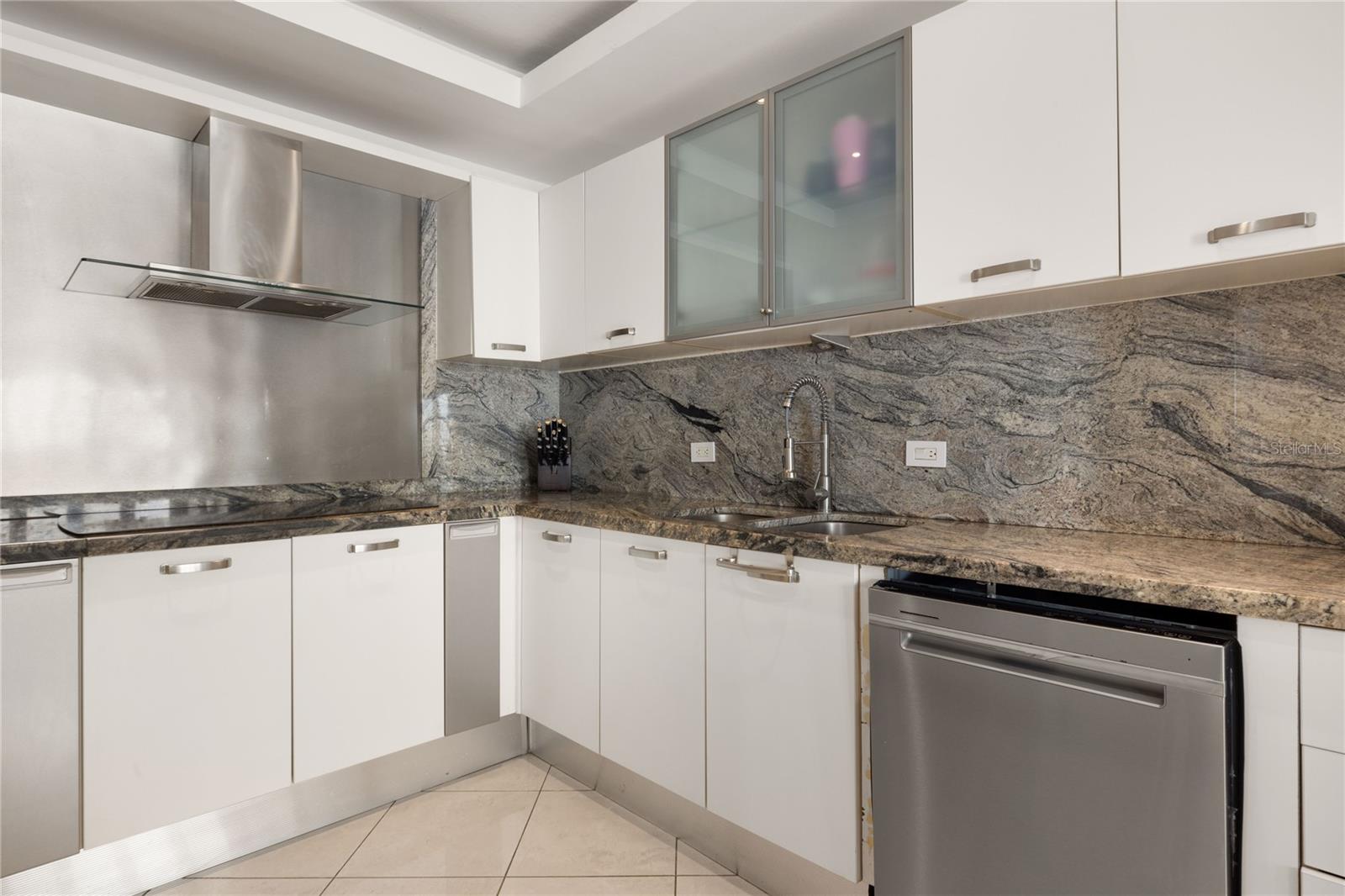 GARDEN HILLS NORTE - Residential