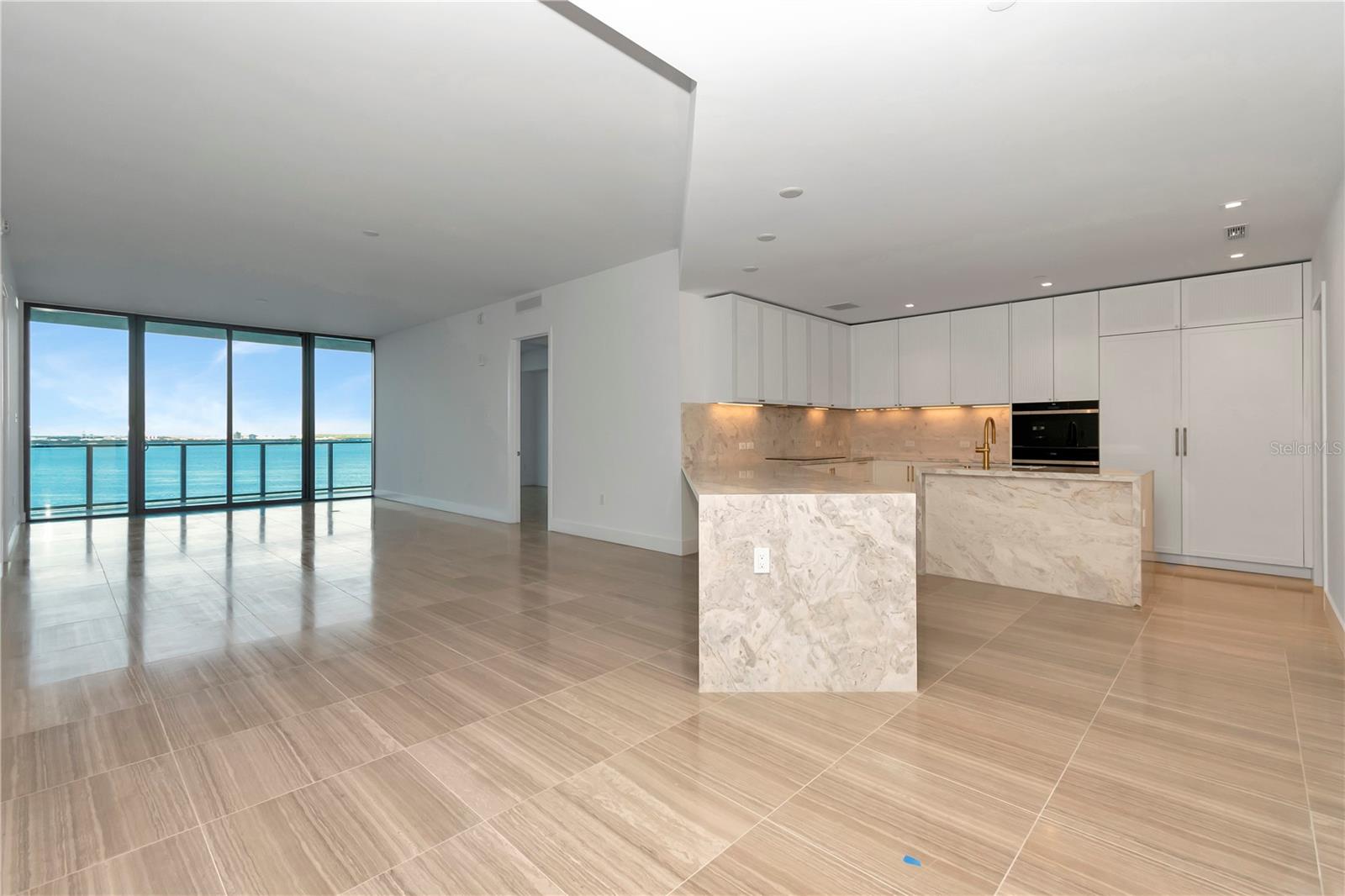 3105 BAY OAKS CONDO PCL #1203 - Residential