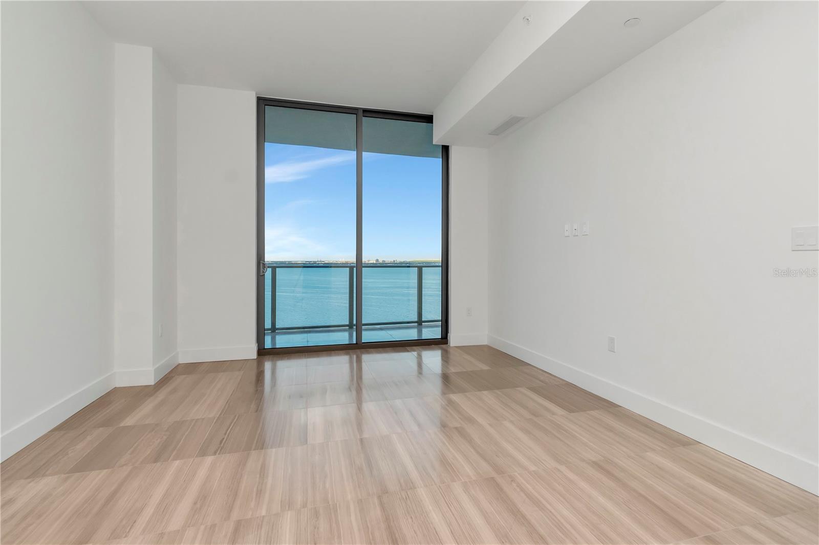 3105 BAY OAKS CONDO PCL #1203 - Residential