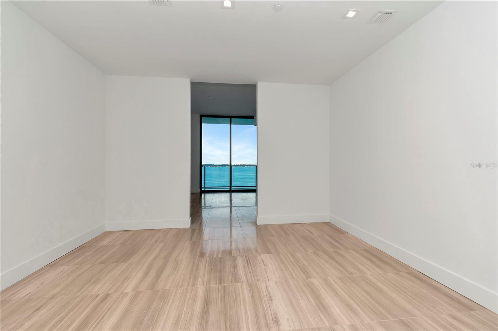 3105 BAY OAKS CONDO PCL #1203 - Residential