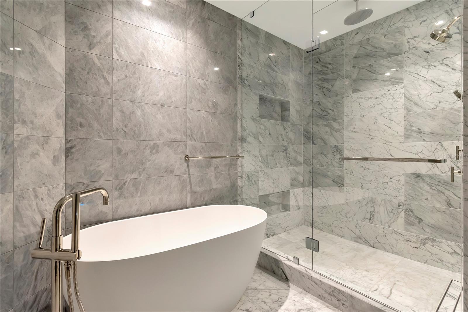 3105 BAY OAKS CONDO PCL #1203 - Residential