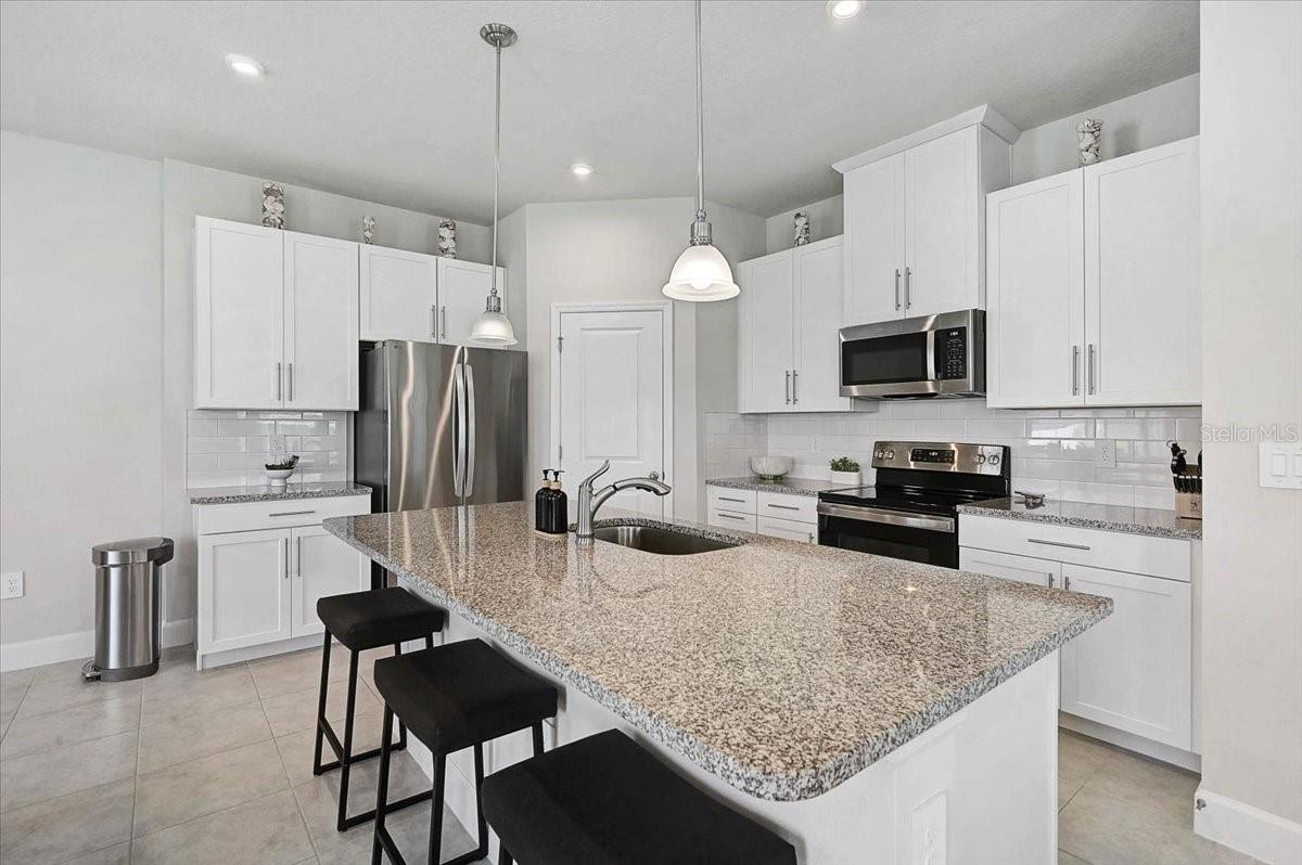 AVALON WOODS - Residential