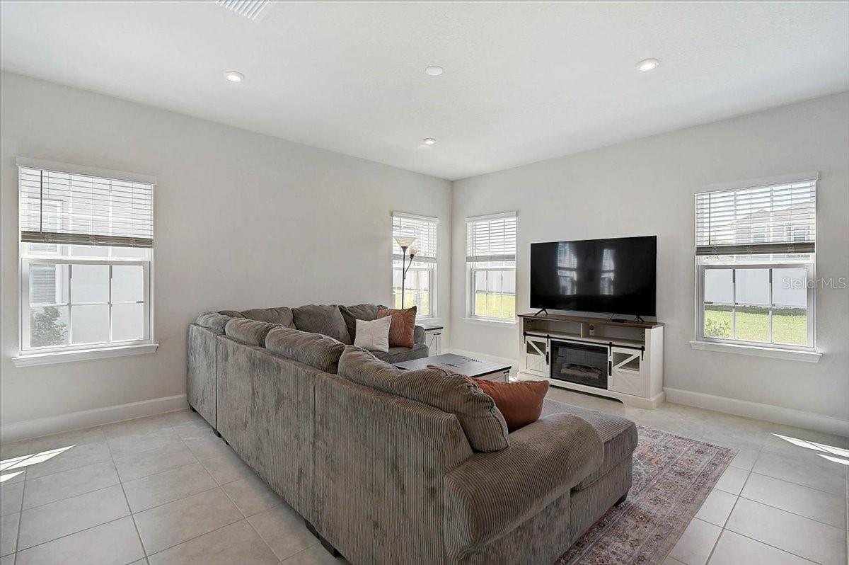 AVALON WOODS - Residential