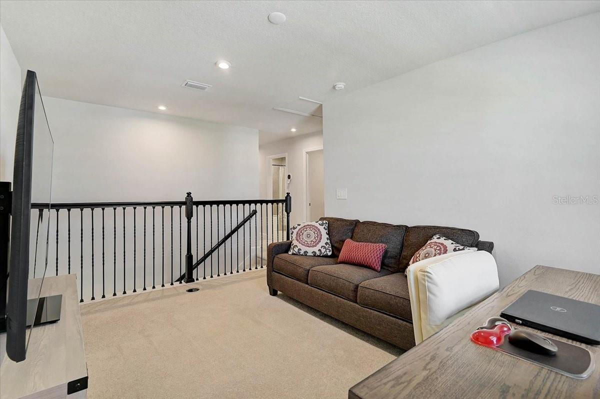 AVALON WOODS - Residential