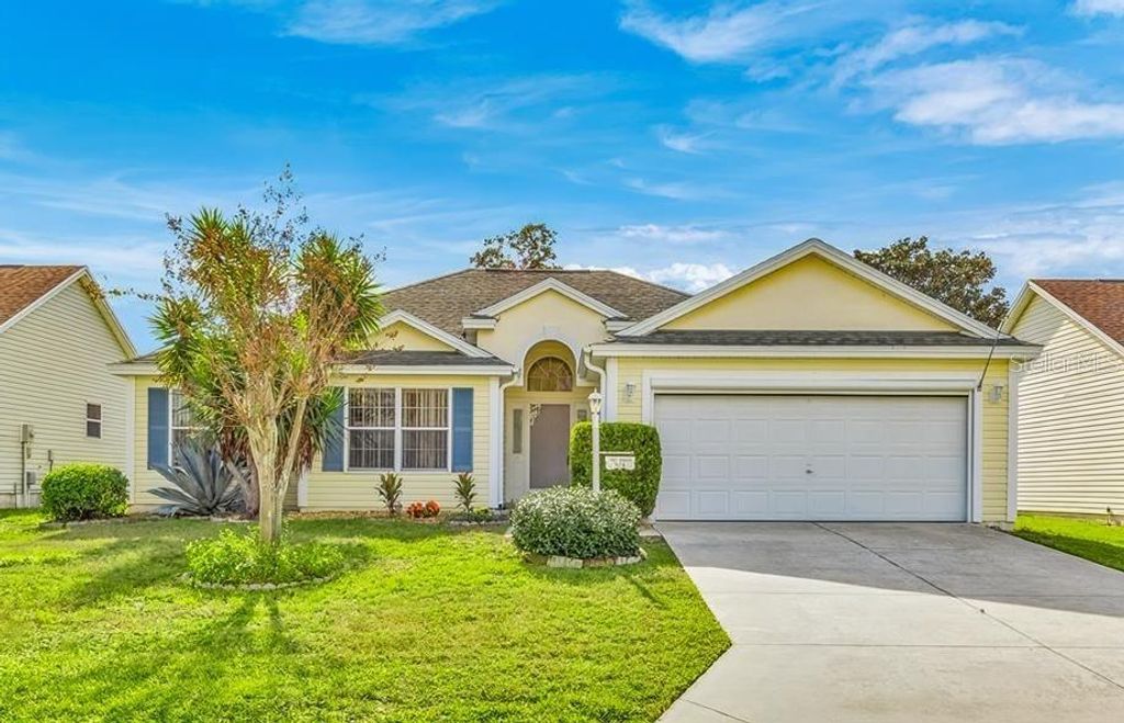 Photo of 528 Carrera Drive, The Villages, FL 32159 (MLS # G5105291)