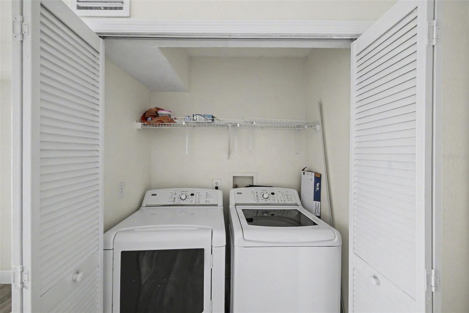 WHISPERING OAKS CONDOMINIUM - Residential