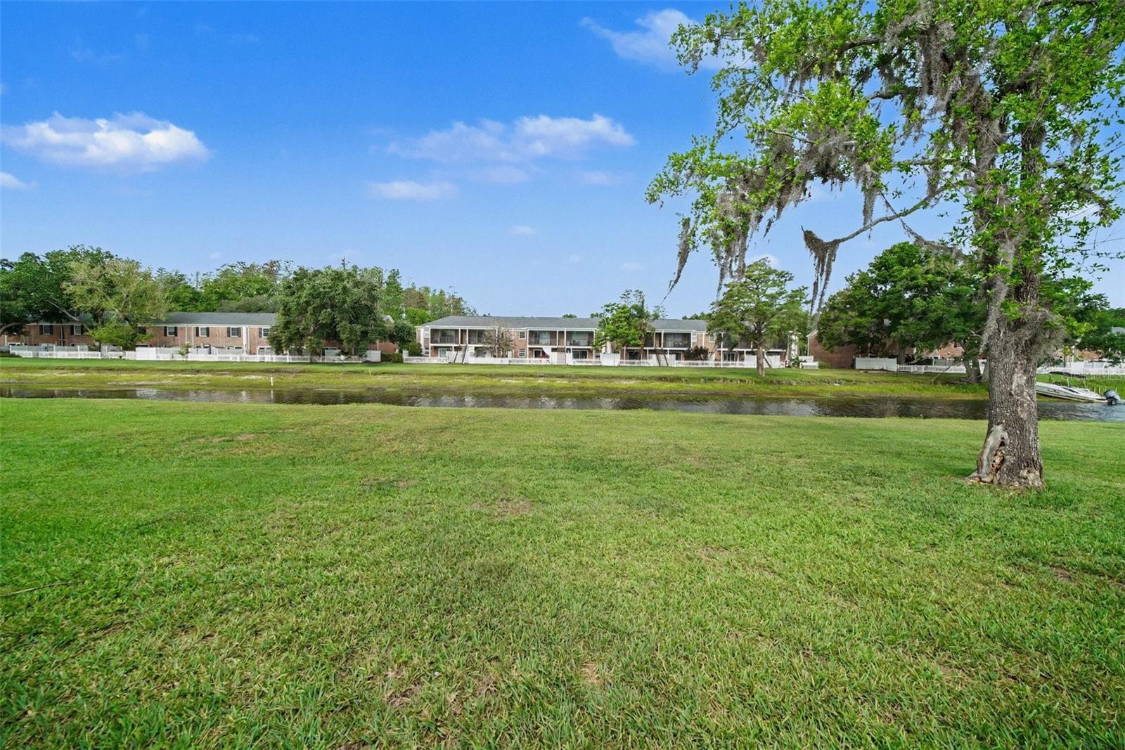 WHISPERING OAKS CONDOMINIUM - Residential