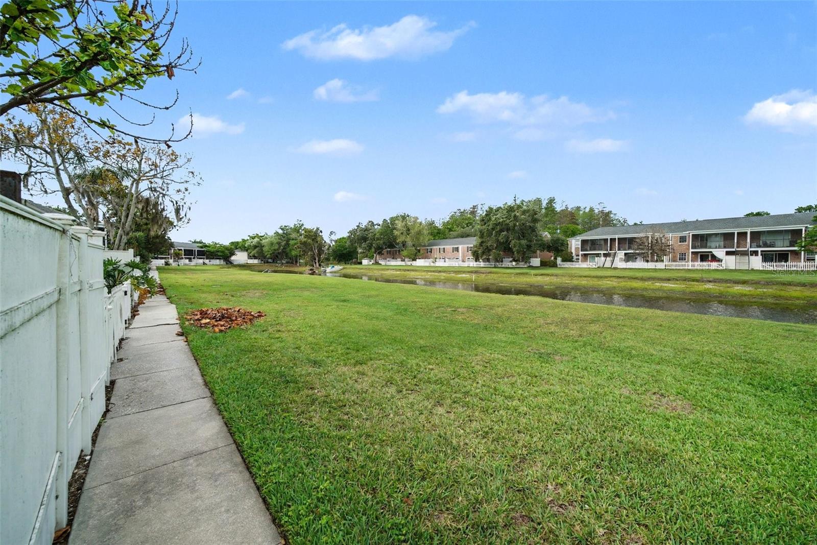 WHISPERING OAKS CONDOMINIUM - Residential